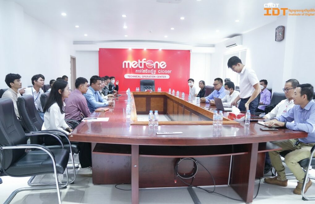 METFONE DATA CENTER SITE VISIT FOR STUDENTS